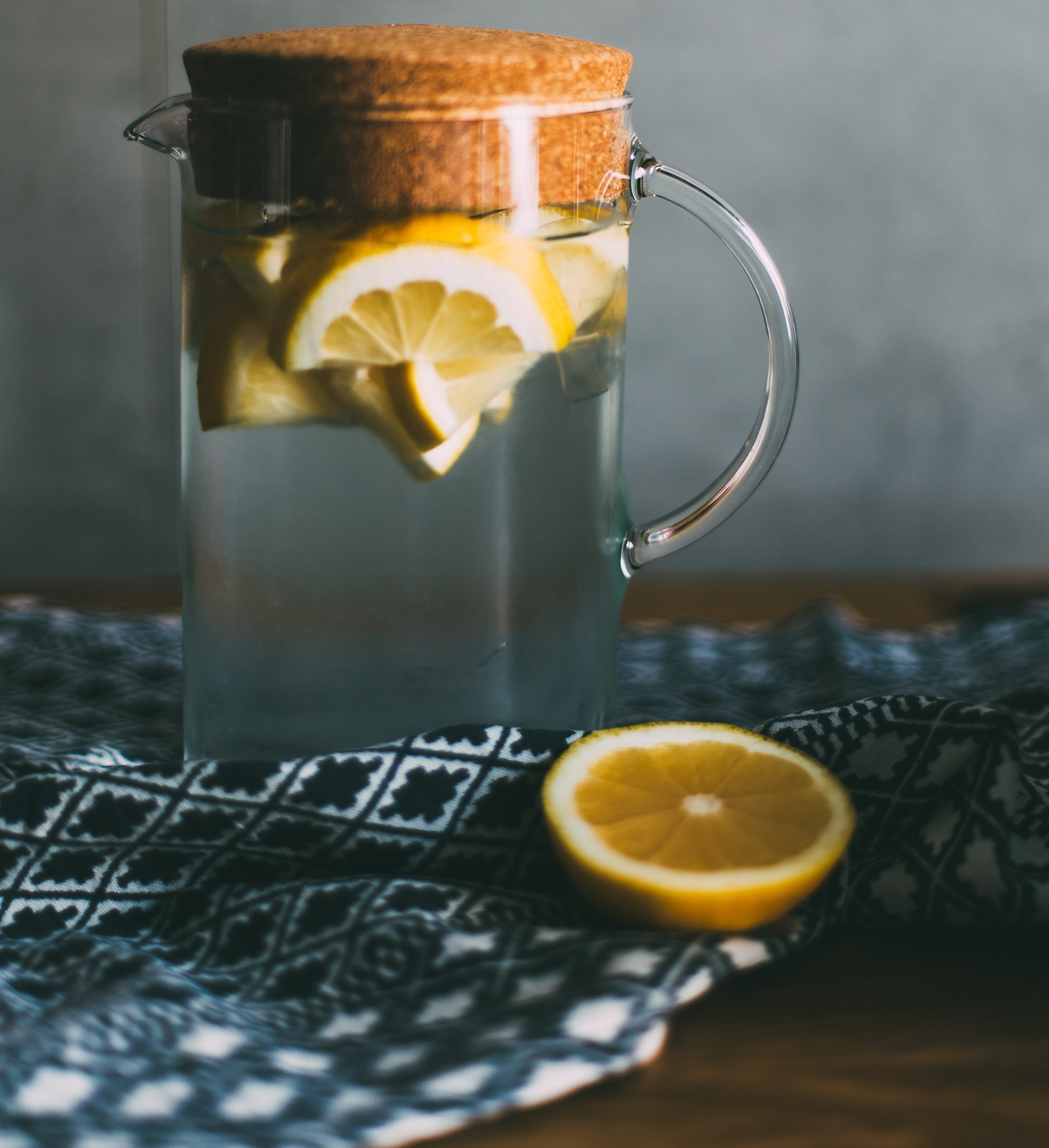 drinking-warm-lemon-water-can-improve-your-health-yourdailysportfix