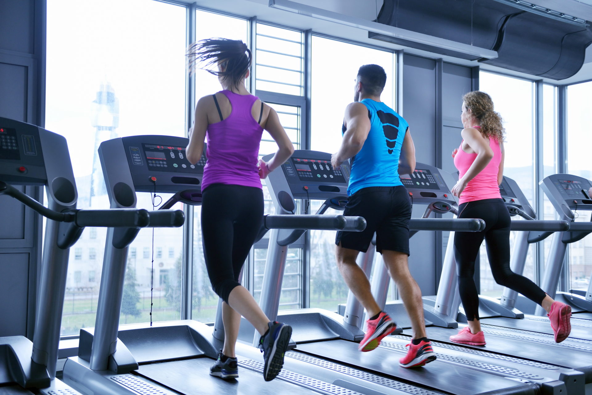 3 Reasons to Run on the Treadmill Instead of Outside ...