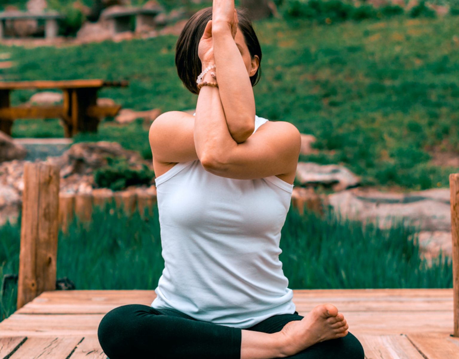 yoga-poses-to-improve-balance-yourdailysportfix